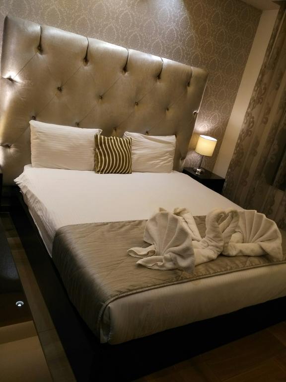 Nadine Hotel Suites Аман Екстериор снимка