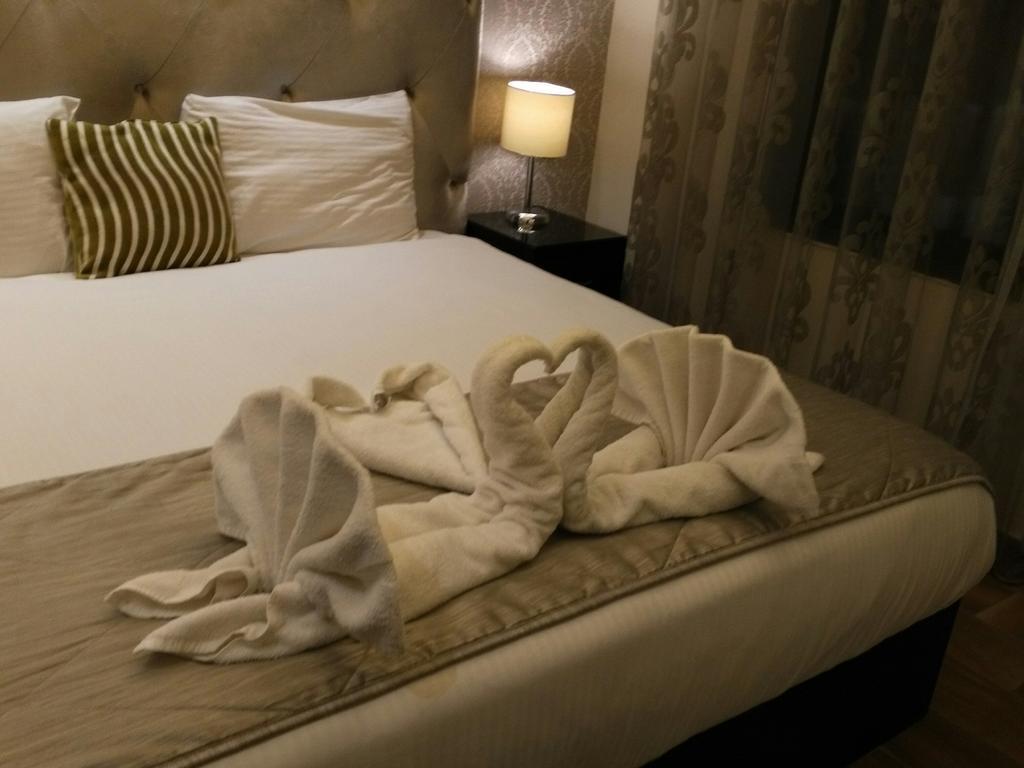 Nadine Hotel Suites Аман Екстериор снимка