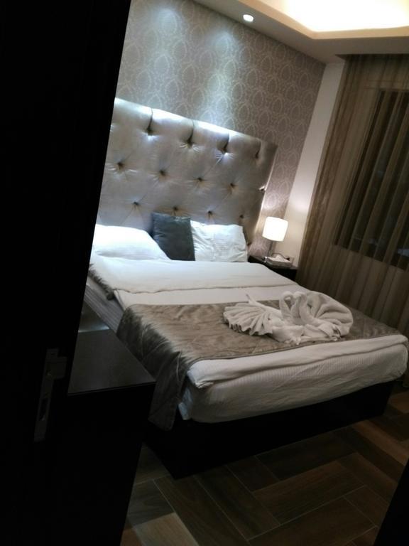 Nadine Hotel Suites Аман Екстериор снимка