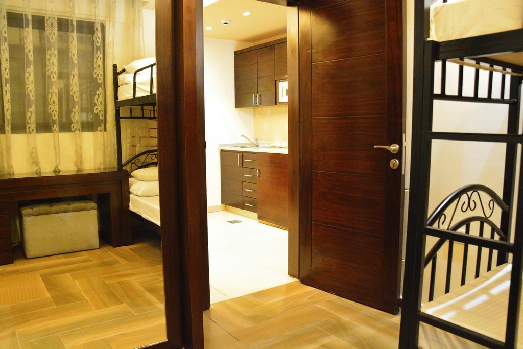 Nadine Hotel Suites Аман Екстериор снимка
