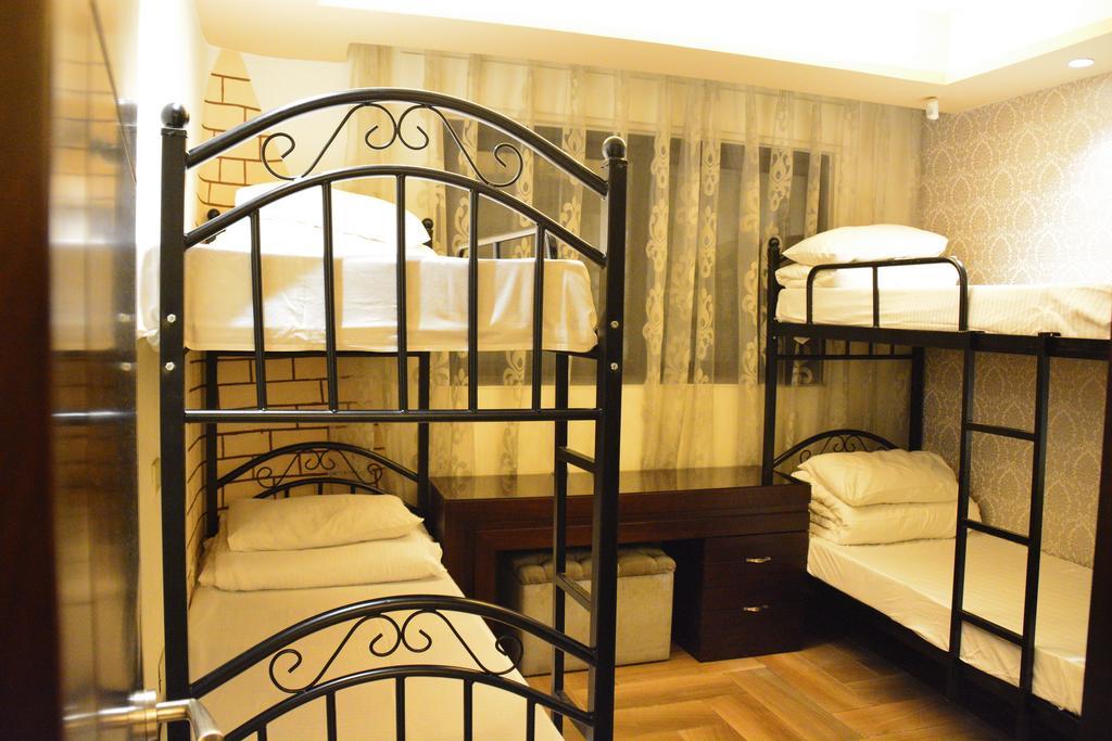 Nadine Hotel Suites Аман Екстериор снимка