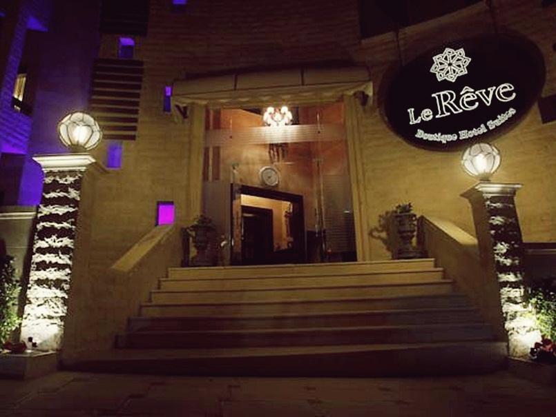 Nadine Hotel Suites Аман Екстериор снимка