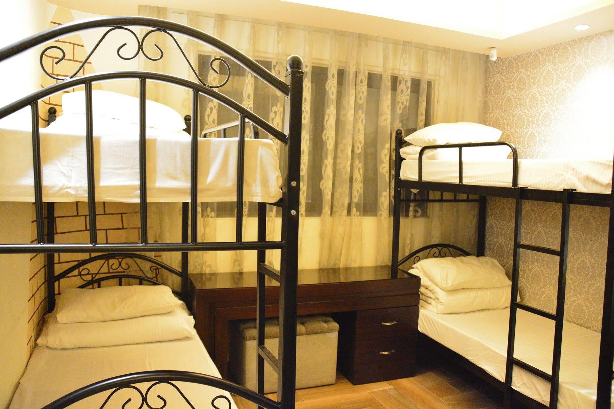 Nadine Hotel Suites Аман Екстериор снимка