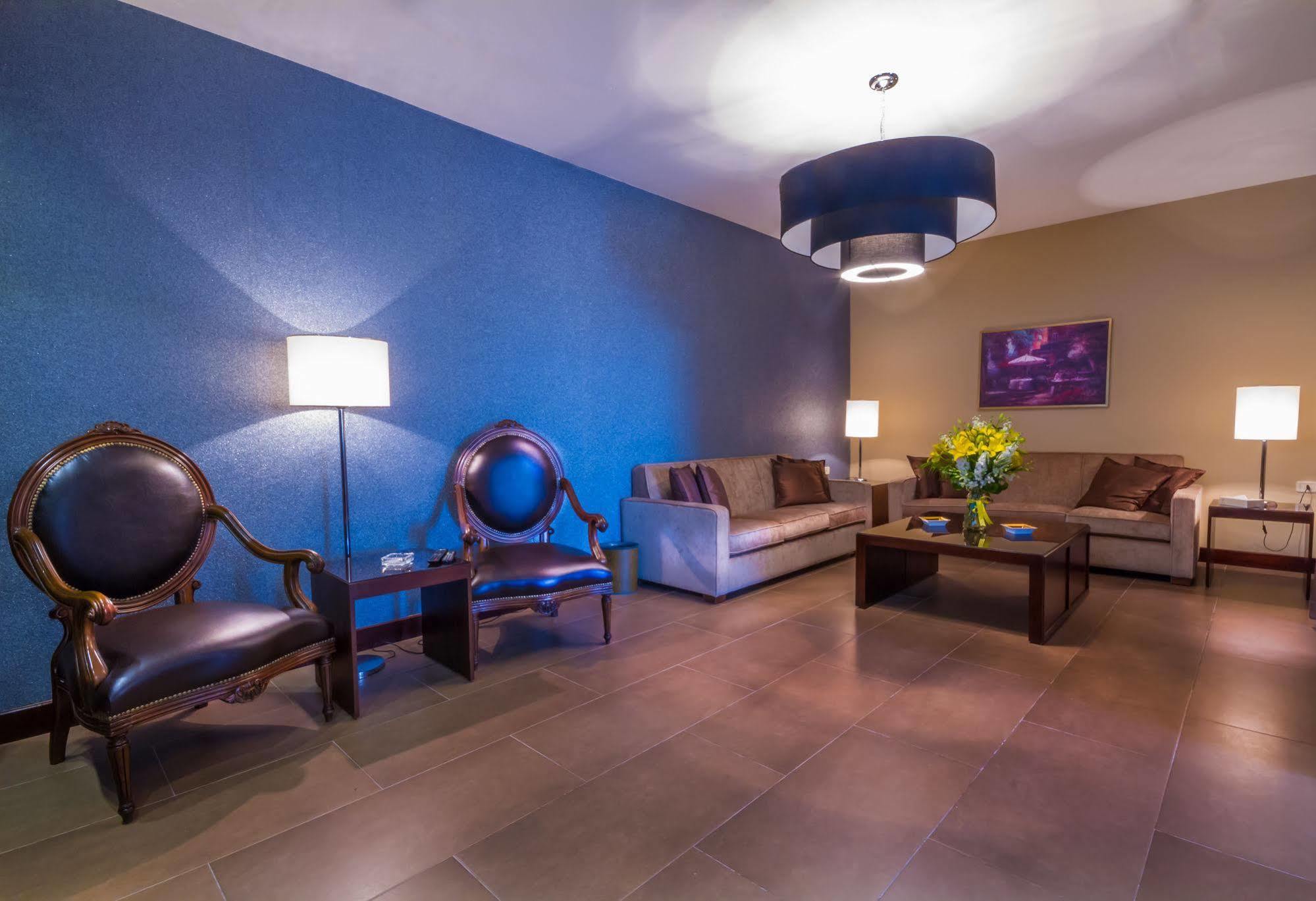 Nadine Hotel Suites Аман Екстериор снимка
